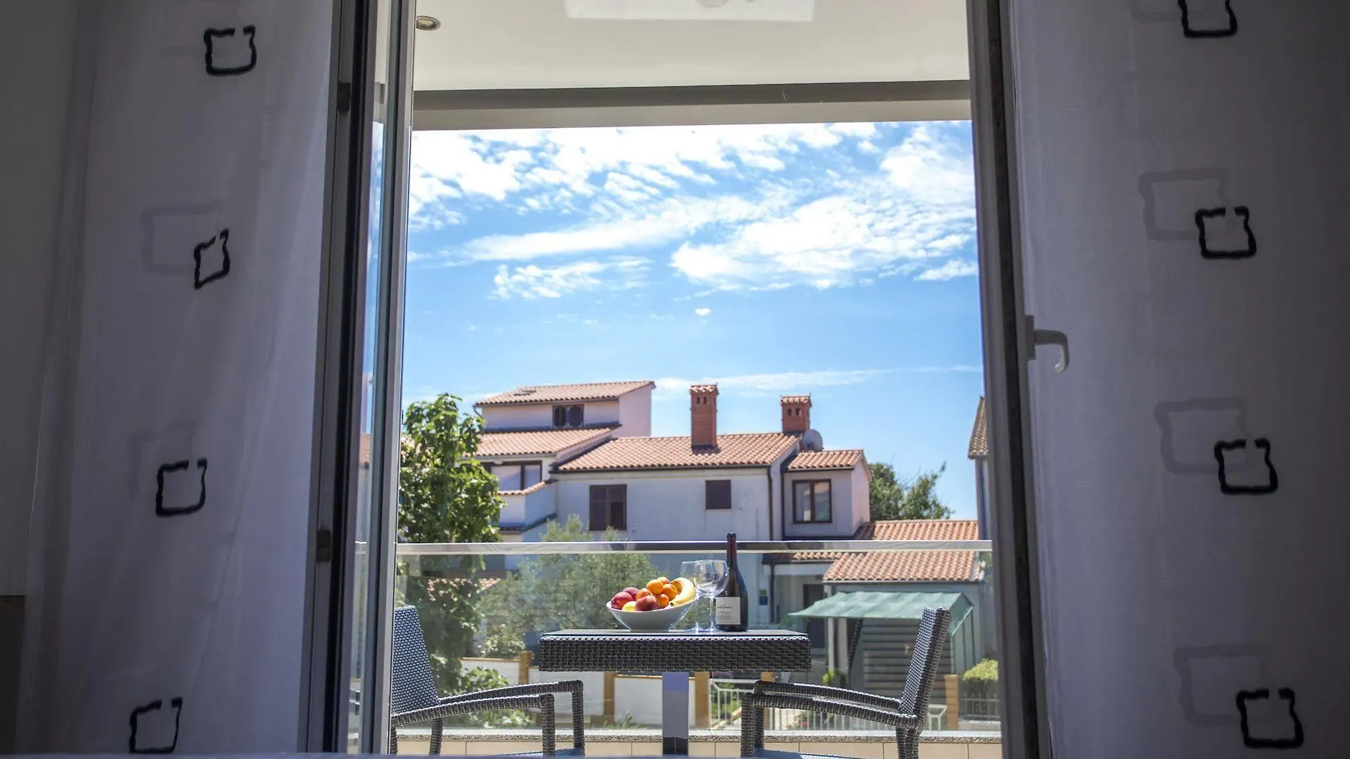 Adrion Aparthotel Pula 4*,