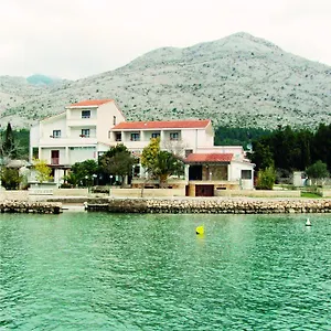 *** Couette-café Miramar Croatie